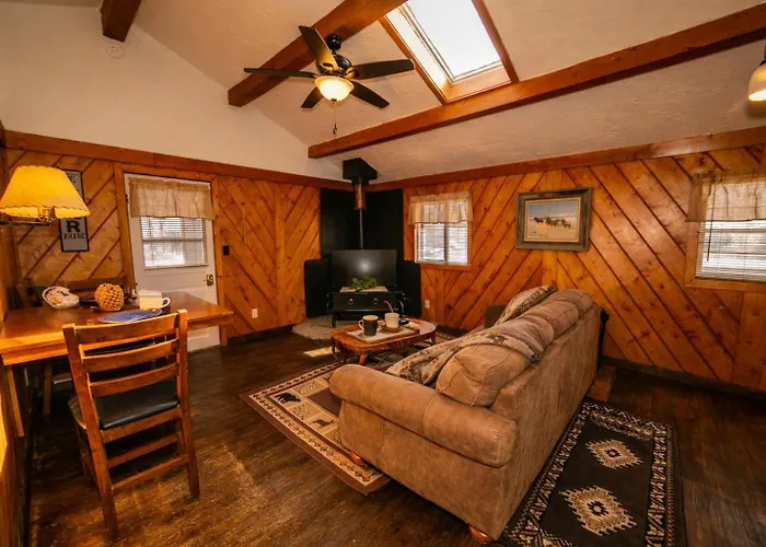 Lodge Chinook Winds *