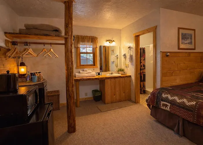 Lodge Chinook Winds
