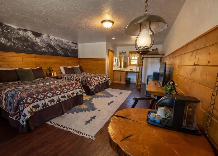 Lodge Chinook Winds *