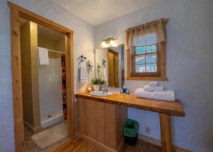 Chinook Winds Lodge