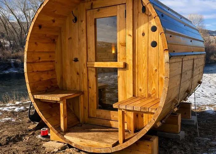 Lodge Chinook Winds